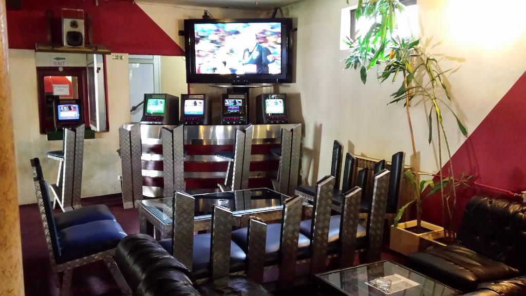 Guest House Gaja Нови Сад Екстериор снимка