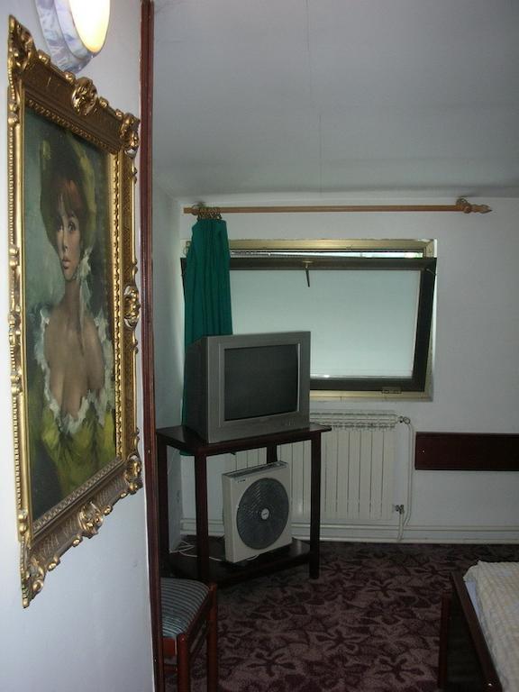 Guest House Gaja Нови Сад Стая снимка